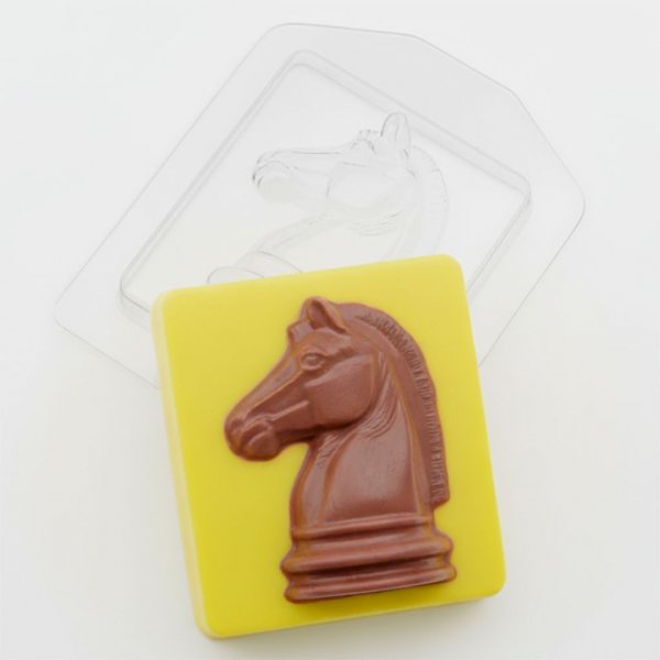Horse chess piece 109 g plastic mold